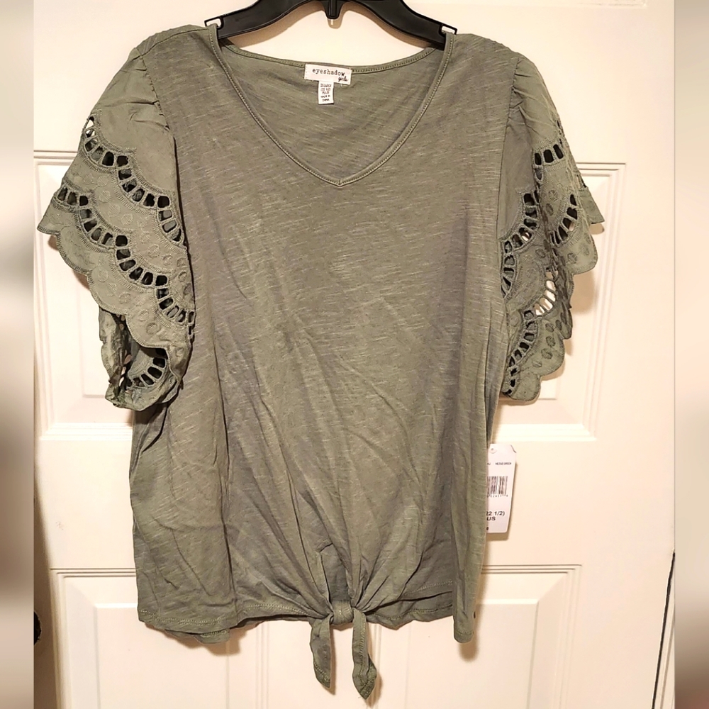 Eyeshadow Girl's Girl's Eyelet Flutter Sleeve Front Tie Size 22.5 Plus NWT
